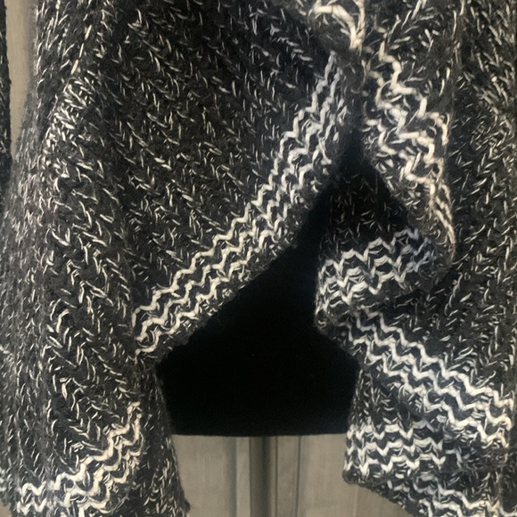 White House Black Market Knit Ruffled Cardigan Sweater Women's Size XS - Picture 3 of 8